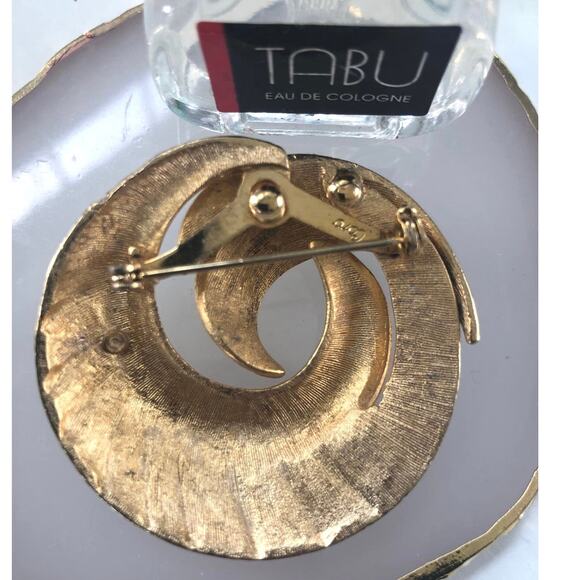 Vintage Gold Tone Metal Coro Plum Feather Brooch Pin - Picture 3 of 6